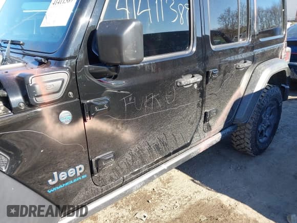 ✅ 2023 Jeep Wrangler • VIN: 1C4JJXN67PW621024 • Lot: 41411389. Wystawiony na IAAI z przebiegiem 21 306 mil. Bezpłatny archiwum sprzedaży aukcyjnych z USA i szczegółowy raport historii pojazdu na DreamBid. Zdjęcie 6.