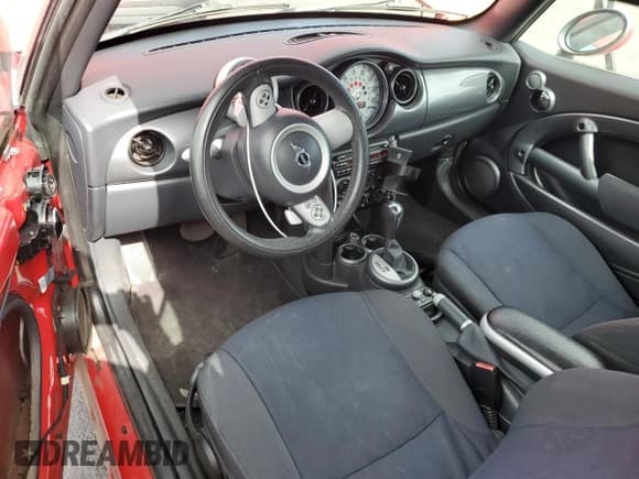 ✅ 2008 MINI Convertible • VIN: WMWRF33558TG18147 • Lot: 53547385. Listed on Copart with 131,458 mi. Free auction sales archive from the USA and detailed vehicle history report at DreamBid. Image 8.