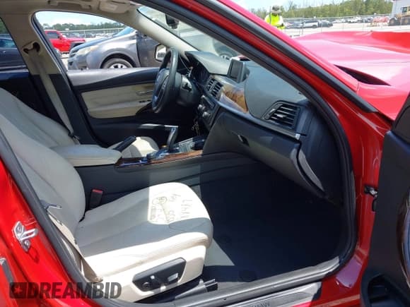 ✅ 2015 BMW 3 Series 328i • VIN: WBA3A5G59FNS88487 • Лот: 42206873. Опубликован ранее на IAAI с пробегом 125 018 миль. Бесплатный доступ к архиву аукционных продаж из США и подробный отчёт об истории автомобиля на DreamBid. Изображение 5.