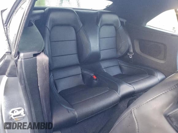 ✅ 2022 Ford Mustang EcoBoost Premium • VIN: 1FATP8UHXN5149202 • Lot: 93490365. Listed on Copart with 40,100 mi. Free auction sales archive from the USA and detailed vehicle history report at DreamBid. Image 10.