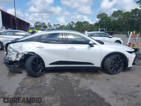 ✅ 2024 Toyota Crown XLE • VIN: JTDAAAAF4R3020760 • Lot: 42191441. Wystawiony na IAAI z przebiegiem 99 630 mil. Bezpłatny archiwum sprzedaży aukcyjnych z USA i szczegółowy raport historii pojazdu na DreamBid. Zdjęcie 14.