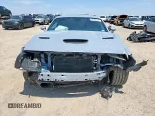 2022 Dodge Challenger R/T Scat Pack Widebody z VIN 2C3CDZFJXNH168614, wystawiony jako Copart lot #68186305 z przebiegiem 11 241 mil mil oraz Szkoda całkowita • Salvage title. Historia ofert i sprzedaży dostępna na DreamBid. Obrazek 5.