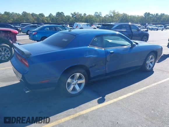 2009 Dodge Challenger SE z VIN 2B3LJ44V09H522094, wystawiony jako IAAI lot #43488763 z przebiegiem 243 342 mil mil oraz . Historia ofert i sprzedaży dostępna na DreamBid. Obrazek 4.