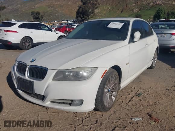 ✅ 2011 BMW 3 Series 335i • VIN: WBAPM5C57BE435298 • Lot: 43910997. Listed on IAAI with 135,142 mi. Free auction sales archive from the USA and detailed vehicle history report at DreamBid. Image 2.