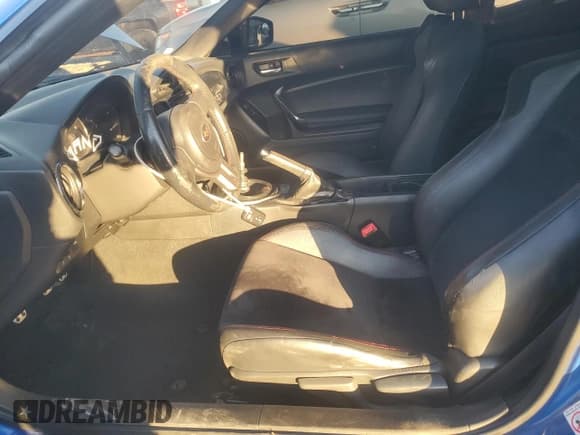 ✅ 2014 Subaru BRZ Limited • VIN: JF1ZCAC1XE9603832 • Lot: 92174955. Listed on Copart with 121,318 mi. Free auction sales archive from the USA and detailed vehicle history report at DreamBid. Image 7.