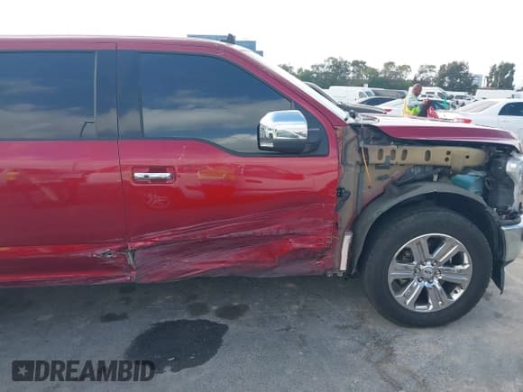 ✅ 2019 Ford F-150 XLT • VIN: 1FTEW1CP6KKC50708 • Лот: 43288372. Опубликован ранее на IAAI с пробегом 106 005 миль. Бесплатный доступ к архиву аукционных продаж из США и подробный отчёт об истории автомобиля на DreamBid. Изображение 6.