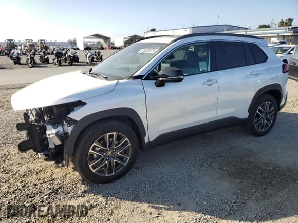 ✅ 2026 Toyota Corolla Cross XLE • VIN: 7MUDAABG0TV150339 • Лот: 91928275. Опубликован ранее на Copart с пробегом 1 034 миль. Бесплатный доступ к архиву аукционных продаж из США и подробный отчёт об истории автомобиля на DreamBid. Изображение 1.