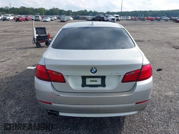 ✅ 2011 BMW 5 Series 528i • VIN: WBAFR1C51BC672712 • Lot: 43302288. Wystawiony na IAAI z przebiegiem 142 779 mil. Bezpłatny archiwum sprzedaży aukcyjnych z USA i szczegółowy raport historii pojazdu na DreamBid. Zdjęcie 16.