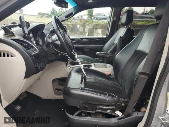 ✅ 2017 Dodge Grand Caravan SXT • VIN: 2C4RDGCGXHR700154 • Lot: 61294355. Listed on Copart with 135,573 mi. Free auction sales archive from the USA and detailed vehicle history report at DreamBid. Image 7.