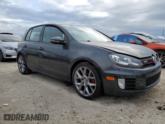 ✅ 2013 Volkswagen Golf GTI Driver's Edition • VIN: WVWHV7AJ4DW139782 • Лот: 75130254. Опубликован ранее на Copart с пробегом 18 650 миль. Бесплатный доступ к архиву аукционных продаж из США и подробный отчёт об истории автомобиля на DreamBid. Изображение 4.