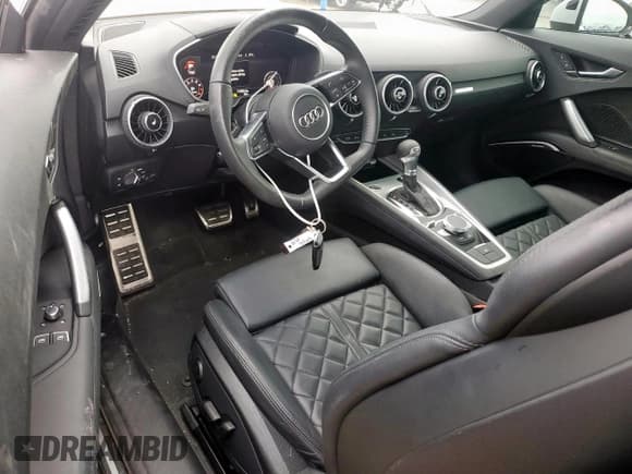 ✅ 2021 Audi TT • VIN: TRUAEAFVXM1002133 • Lot: 54522515. Wystawiony na Copart z przebiegiem 12 029 mil. Bezpłatny archiwum sprzedaży aukcyjnych z USA i szczegółowy raport historii pojazdu na DreamBid. Zdjęcie 8.