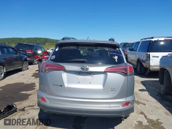 ✅ 2016 Toyota RAV4 LE • VIN: 2T3BFREV7GW509458 • Лот: 43133382. Опубликован ранее на IAAI с пробегом 106 728 миль. Бесплатный доступ к архиву аукционных продаж из США и подробный отчёт об истории автомобиля на DreamBid. Изображение 17.