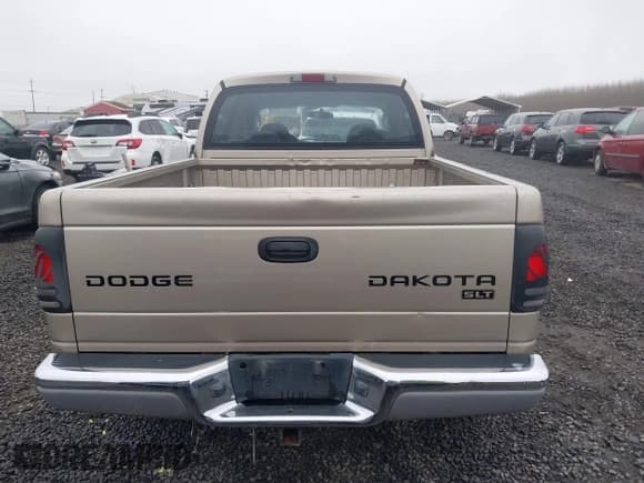✅ 2004 Dodge Dakota SLT • VIN: 1D7HG48NX4S596370 • Lot: 41760565. Listed on IAAI with 232,409 mi. Free auction sales archive from the USA and detailed vehicle history report at DreamBid. Image 17.