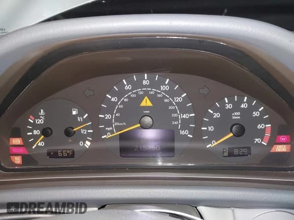 ✅ 2001 Mercedes-Benz CLK 320/430 • VIN: WDBLJ65GX1T091389 • Lot: 42058375. Wystawiony na IAAI z przebiegiem 215 750 mil. Bezpłatny archiwum sprzedaży aukcyjnych z USA i szczegółowy raport historii pojazdu na DreamBid. Zdjęcie 7.