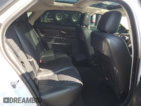 ✅ 2019 Jaguar XJ Supercharged • VIN: SAJWA2GE2KMW22245 • Lot: 71817054. Listed on Copart with 27,429 mi. Free auction sales archive from the USA and detailed vehicle history report at DreamBid. Image 10.