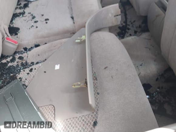 ✅ 2002 Chevrolet Silverado 2500HD LS • VIN: 1GCHK23U12F181911 • Lot: 42744638. Wystawiony na IAAI z przebiegiem 251 144 mil. Bezpłatny archiwum sprzedaży aukcyjnych z USA i szczegółowy raport historii pojazdu na DreamBid. Zdjęcie 8.