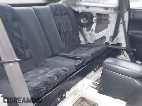 ✅ 1999 Acura Integra GS-R • VIN: JH4DC2395XS001737 • Lot: 41398768. Wystawiony na IAAI z przebiegiem 224 936 mil. Bezpłatny archiwum sprzedaży aukcyjnych z USA i szczegółowy raport historii pojazdu na DreamBid. Zdjęcie 8.