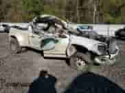 2006 Dodge 3500 SLT z VIN 3D7MX49C06G286010, wystawiony jako Copart lot #88300285 z przebiegiem Nie podano mil oraz Szkoda całkowita • Salvage title. Historia ofert i sprzedaży dostępna na DreamBid. Obrazek 4.