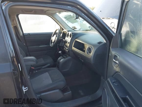 ✅ 2013 Jeep Patriot Latitude • VIN: 1C4NJRFBXDD249176 • Lot: 43338510. Listed on IAAI with 134,314 mi. Free auction sales archive from the USA and detailed vehicle history report at DreamBid. Image 5.