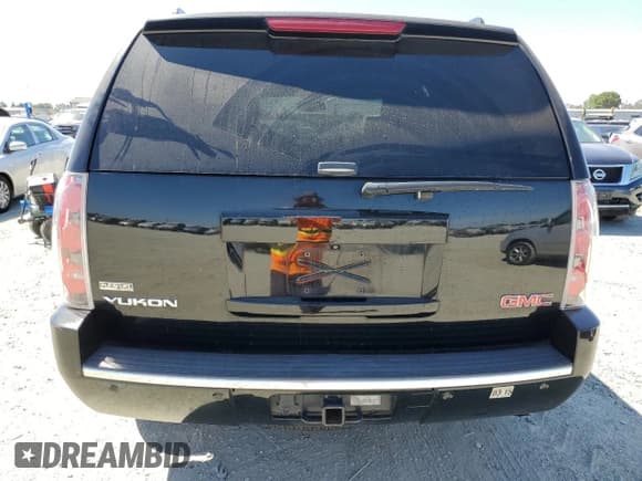 ✅ 2011 GMC Yukon Denali • VIN: 1GKS1EEF3BR138683 • Lot: 68027985. Listed on Copart with 165,680 mi. Free auction sales archive from the USA and detailed vehicle history report at DreamBid. Image 6.