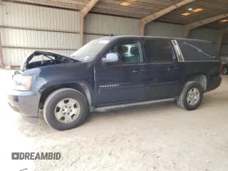 ✅ 2011 Chevrolet Suburban LS • VIN: 1GNSCHE04BR201476 • Lot: 77203714. Listed on Copart with 262,540 mi. Free auction sales archive from the USA and detailed vehicle history report at DreamBid. Image 1.