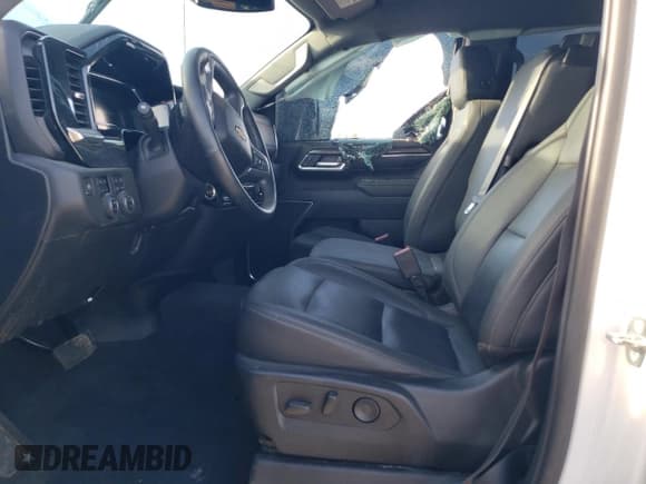 ✅ 2024 Chevrolet Silverado 2500HD • VIN: 2GC1YPEY6R1104854 • Lot: 49789305. Wystawiony na Copart z przebiegiem Nie podano. Bezpłatny archiwum sprzedaży aukcyjnych z USA i szczegółowy raport historii pojazdu na DreamBid. Zdjęcie 7.