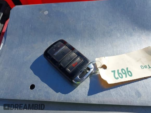 ✅ 2014 Kia Cadenza Premium • VIN: KNALN4D77E5141281 • Lot: 41403131. Wystawiony na IAAI z przebiegiem 126 689 mil. Bezpłatny archiwum sprzedaży aukcyjnych z USA i szczegółowy raport historii pojazdu na DreamBid. Zdjęcie 11.