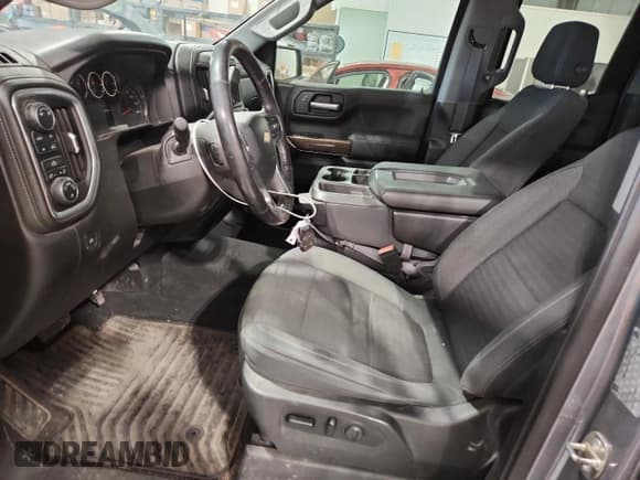 ✅ 2019 Chevrolet Silverado 1500 LT • VIN: 1GCRYDEDXKZ221803 • Lot: 93068025. Wystawiony na Copart z przebiegiem 95 064 mil. Bezpłatny archiwum sprzedaży aukcyjnych z USA i szczegółowy raport historii pojazdu na DreamBid. Zdjęcie 7.