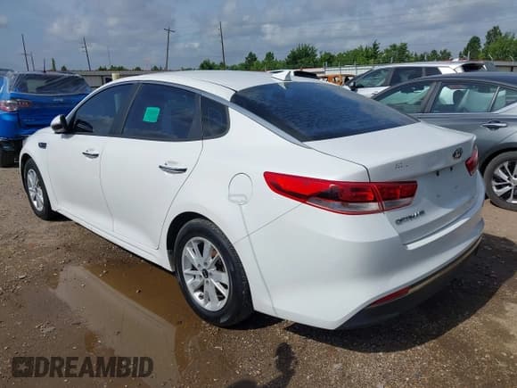 ✅ 2017 Kia Optima LX • VIN: 5XXGT4L39HG161072 • Lot: 42472234. Listed on IAAI with 106,374 mi. Free auction sales archive from the USA and detailed vehicle history report at DreamBid. Image 3.