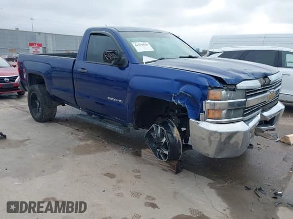✅ 2015 Chevrolet Silverado 2500HD Work Truck • VIN: 1GC0CUEG0FZ105243 • Lot: 41379638. Wystawiony na IAAI z przebiegiem 206 104 mil. Bezpłatny archiwum sprzedaży aukcyjnych z USA i szczegółowy raport historii pojazdu na DreamBid. Zdjęcie 1.