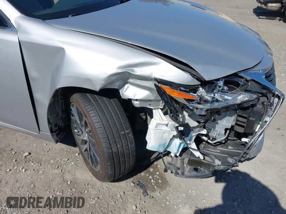 ✅ 2017 Lexus ES 350 • VIN: 58ABK1GGXHU063188 • Lot: 43137949. Listed on IAAI with 35,171 mi. Free auction sales archive from the USA and detailed vehicle history report at DreamBid. Image 6.