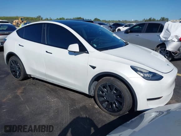 ✅ 2022 Tesla Model Y Long Range • VIN: 7SAYGDEE2NF385647 • Lot: 43434361. Wystawiony na IAAI z przebiegiem 86 365 mil. Bezpłatny archiwum sprzedaży aukcyjnych z USA i szczegółowy raport historii pojazdu na DreamBid. Zdjęcie 1.