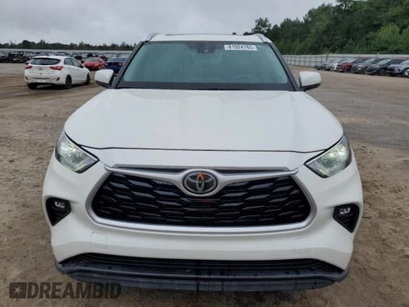 ✅ 2021 Toyota Highlander XLE • VIN: 5TDGZRAH7MS515190 • Lot: 81924765. Listed on Copart with 51,106 mi. Free auction sales archive from the USA and detailed vehicle history report at DreamBid. Image 5.
