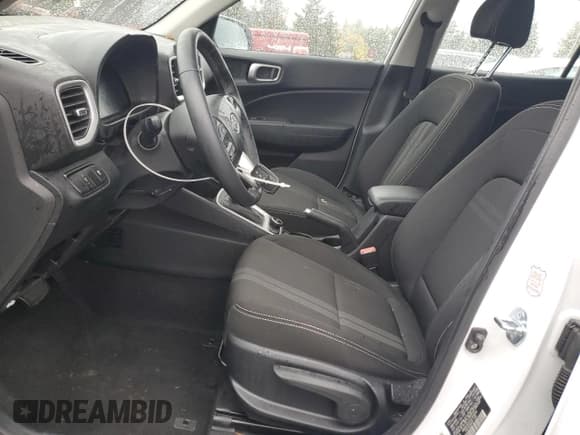 ✅ 2025 Hyundai Venue SEL • VIN: KMHRC8A3XSU384866 • Lot: 87094055. Listed on Copart with 4,338 mi. Free auction sales archive from the USA and detailed vehicle history report at DreamBid. Image 7.