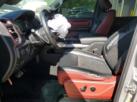 2020 Ram 1500 Rebel z VIN 1C6RRELT0LN303553, wystawiony jako Copart lot #53488355 z przebiegiem 110 673 mil mil oraz Szkoda całkowita • Salvage title. Historia ofert i sprzedaży dostępna na DreamBid. Obrazek 7.