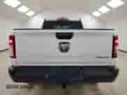 2022 Ram 1500 Tradesman z VIN 1C6RRFNG9NN188590, wystawiony jako Copart lot #85869435 z przebiegiem 142 988 mil mil oraz Czysty tytuł • Clean title. Historia ofert i sprzedaży dostępna na DreamBid. Obrazek 6.