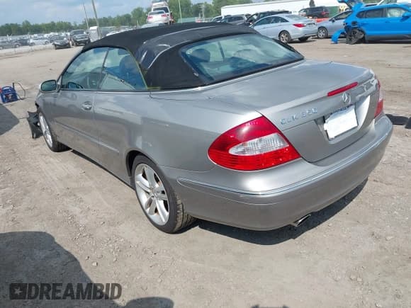 ✅ 2007 Mercedes-Benz CLK 350 • VIN: WDBTK56F37T076741 • Lot: 42719978. Wystawiony na IAAI z przebiegiem 58 618 mil. Bezpłatny archiwum sprzedaży aukcyjnych z USA i szczegółowy raport historii pojazdu na DreamBid. Zdjęcie 3.