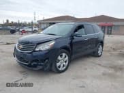 ✅ 2016 Chevrolet Traverse LT • VIN: 1GNKRGKD7GJ332374 • Lot: 43599056. Wystawiony na IAAI z przebiegiem 126 237 mil. Bezpłatny archiwum sprzedaży aukcyjnych z USA i szczegółowy raport historii pojazdu na DreamBid. Zdjęcie 2.