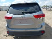 ✅ 2017 Toyota Highlander XLE • VIN: 5TDJZRFH2HS458935 • Lot: 43041928. Listed on IAAI with Not provided. Free auction sales archive from the USA and detailed vehicle history report at DreamBid. Image 16.