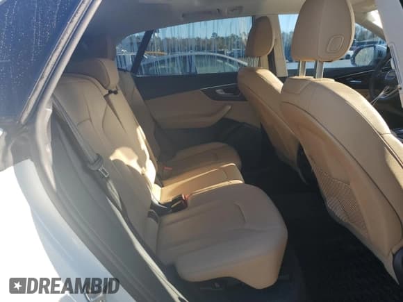 ✅ 2019 Audi Q8 Premium • VIN: WA1AVAF16KD010811 • Лот: 42600195. Опубликован ранее на Copart с пробегом 42 385 миль. Бесплатный доступ к архиву аукционных продаж из США и подробный отчёт об истории автомобиля на DreamBid. Изображение 11.