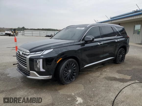 ✅ 2024 Hyundai Palisade Calligraphy • VIN: KM8R7DGE9RU802818 • Лот: 81596664. Опубликован ранее на Copart с пробегом 2 408 миль. Бесплатный доступ к архиву аукционных продаж из США и подробный отчёт об истории автомобиля на DreamBid. Изображение 1.