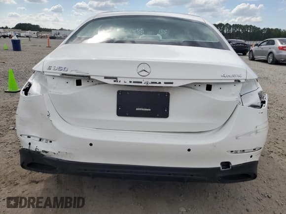 ✅ 2025 Mercedes-Benz E 350 • VIN: W1KLF4HB4SA131511 • Lot: 66153115. Wystawiony na Copart z przebiegiem 864 mil. Bezpłatny archiwum sprzedaży aukcyjnych z USA i szczegółowy raport historii pojazdu na DreamBid. Zdjęcie 6.