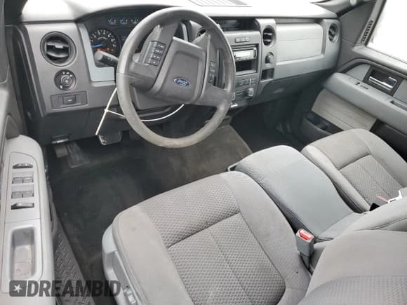 ✅ 2013 Ford F-150 XL • VIN: 1FTFX1EF2DFC38086 • Lot: 42149595. Wystawiony na Copart z przebiegiem 95 232 mil. Bezpłatny archiwum sprzedaży aukcyjnych z USA i szczegółowy raport historii pojazdu na DreamBid. Zdjęcie 8.