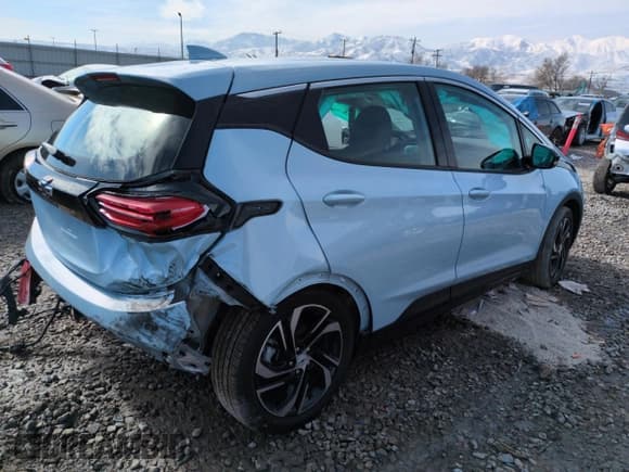 ✅ 2022 Chevrolet Bolt EV 2LT • VIN: 1G1FX6S09N4100144 • Lot: 46340325. Wystawiony na Copart z przebiegiem 4 458 mil. Bezpłatny archiwum sprzedaży aukcyjnych z USA i szczegółowy raport historii pojazdu na DreamBid. Zdjęcie 3.