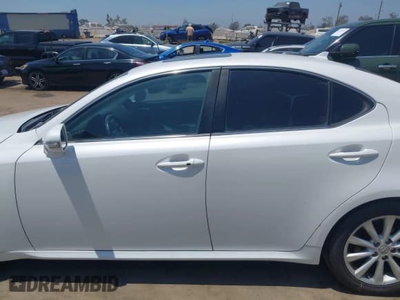 ✅ 2010 Lexus IS 250 • VIN: JTHBF5C2XA5110784 • Лот: 42737064. Опубликован ранее на IAAI с пробегом Не указан. Бесплатный доступ к архиву аукционных продаж из США и подробный отчёт об истории автомобиля на DreamBid. Изображение 13.