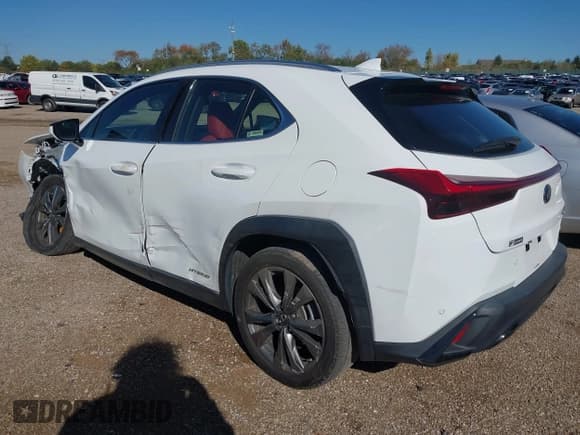 ✅ 2021 Lexus UX 250h F Sport • VIN: JTHE9JBH4M2049487 • Lot: 43488657. Wystawiony na IAAI z przebiegiem 39 327 mil. Bezpłatny archiwum sprzedaży aukcyjnych z USA i szczegółowy raport historii pojazdu na DreamBid. Zdjęcie 3.