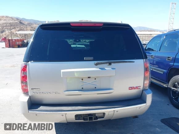 ✅ 2011 GMC Yukon XL Denali • VIN: 1GKS2MEF8BR285394 • Лот: 42925930. Опубликован ранее на IAAI с пробегом 175 188 миль. Бесплатный доступ к архиву аукционных продаж из США и подробный отчёт об истории автомобиля на DreamBid. Изображение 15.