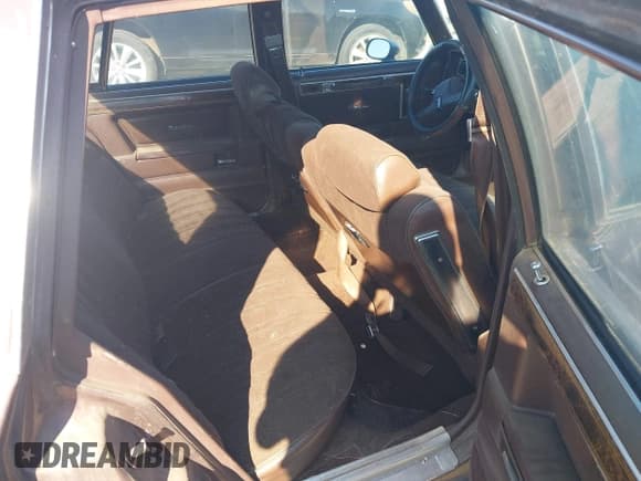 ✅ 1983 Oldsmobile Cutlass Supreme • VIN: 1G3AR69Y9DM542671 • Lot: 42444041. Listed on IAAI with 7,285 mi. Free auction sales archive from the USA and detailed vehicle history report at DreamBid. Image 8.