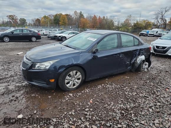 ✅ 2014 Chevrolet Cruze LS • VIN: 1G1PA5SGXE7365036 • Лот: 90724755. Опубликован ранее на Copart с пробегом 144 326 миль. Бесплатный доступ к архиву аукционных продаж из США и подробный отчёт об истории автомобиля на DreamBid. Изображение 1.