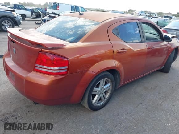 ✅ 2008 Dodge Avenger SXT • VIN: 1B3LC56R08N155347 • Lot: 43403559. Wystawiony na IAAI z przebiegiem 190 891 mil. Bezpłatny archiwum sprzedaży aukcyjnych z USA i szczegółowy raport historii pojazdu na DreamBid. Zdjęcie 4.